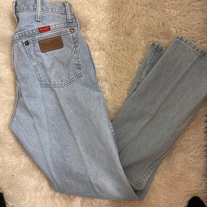 Beautiful Vintage Wrangler Jeans Size 29 x 32